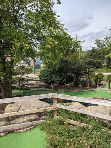 Miniature Golf Course «Highland Park Golf Learning Center», reviews and photos, 2205 Skokie Valley Rd, Highland Park, IL 60035, USA