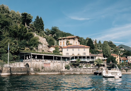 Relais Villa Porta Via Angelo Palazzi, 1, 21016 Luino VA, Italia