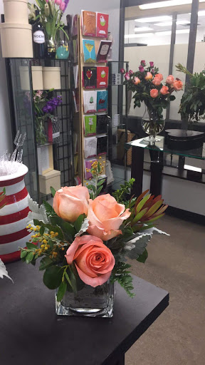 Florist «LUSH BOUQUET Flowers Downtown Phoenix», reviews and photos, 201 N Central Ave, Phoenix, AZ 85004, USA
