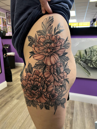Explore hair stylist tattoo ideas, creative tattoo ideas in Saint Louis, available at Easy Street Tattoo