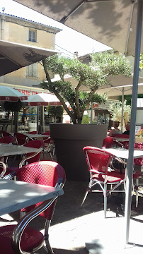 Atmosphère du Restaurant Brasserie de l'Etoile à Buis-les-Baronnies - n°10