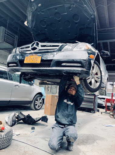 Auto Body Shop «Auto Repair of Great Neck», reviews and photos, 494 Great Neck Rd, Great Neck, NY 11021, USA