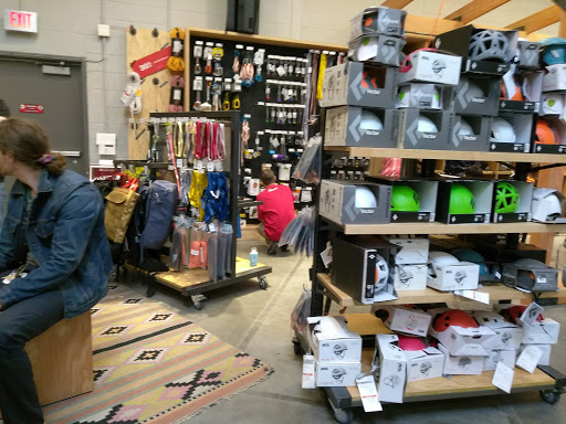 Shopping Mall «Burbank Empire Center», reviews and photos, 1800 W Empire Ave, Burbank, CA 91504, USA