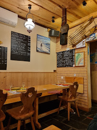 Atmosphère du Restaurant L'Assiette Comtoise à Sainte-Geneviève-des-Bois - n°11