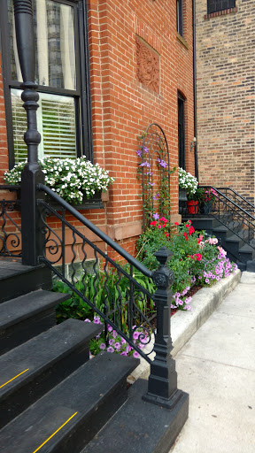 Shopping Mall «Pipers Alley Mall», reviews and photos, 210 W North Ave, Chicago, IL 60610, USA