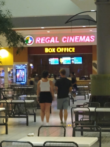 Movie Theater «Regal Cinemas Independence Mall 14 & RPX», reviews and photos, 101 Kingston Collection Way, Kingston, MA 02364, USA