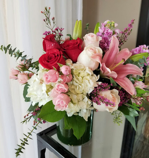 Florist «Naperville Florist», reviews and photos, 2852 Ogden Ave #160, Naperville, IL 60540, USA