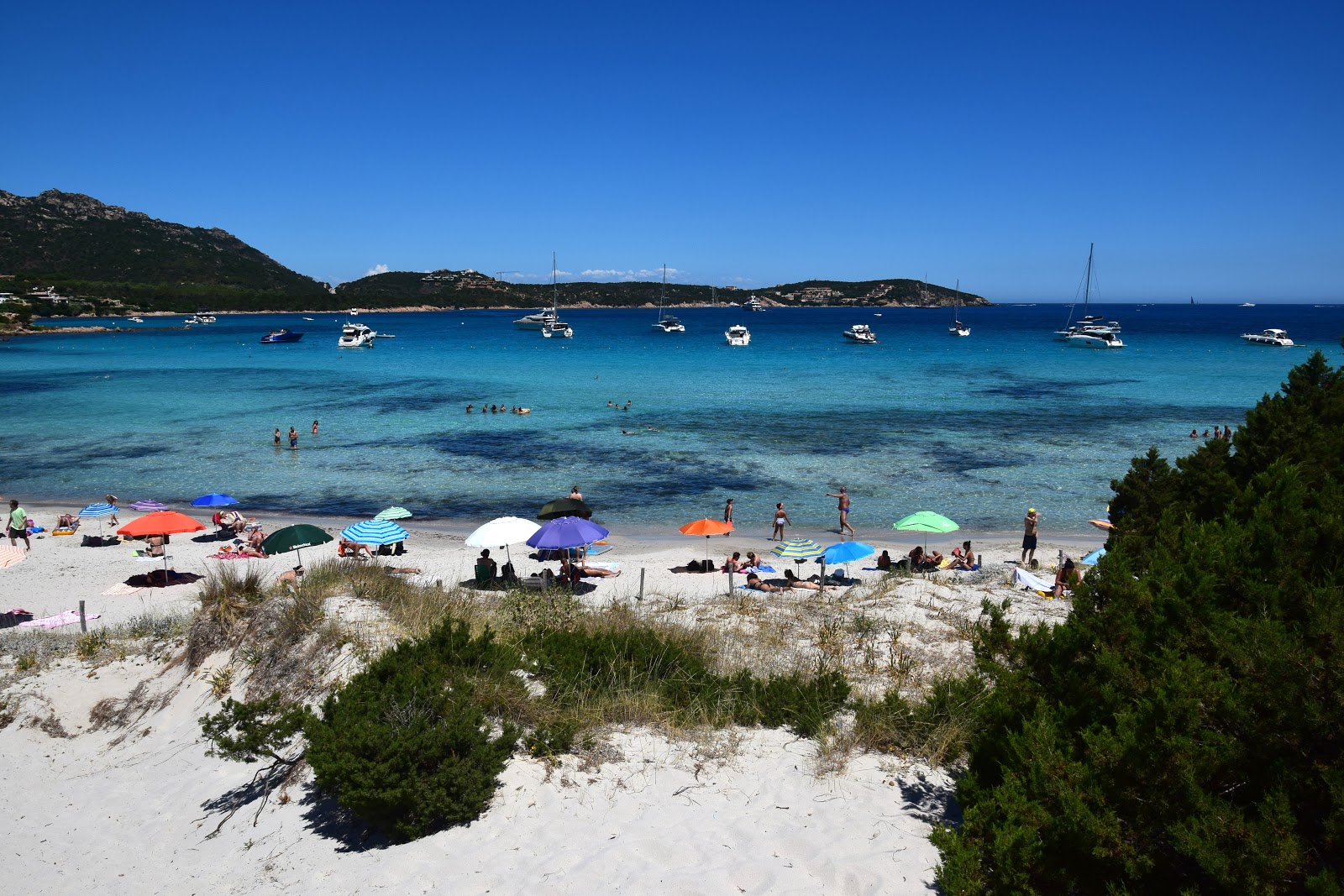 Fotografie cu Spiaggia Piccolo Pevero - recomandat pentru călătorii în familie cu copii
