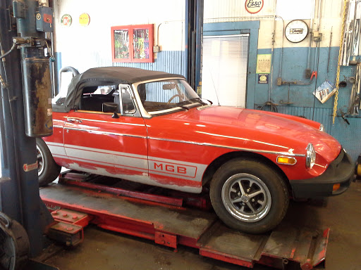 Auto Repair Shop «Harrods Creek Auto», reviews and photos, 6337 River Rd, Prospect, KY 40059, USA