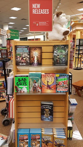 Book Store «Barnes & Noble», reviews and photos, 728 Waukegan Rd, Deerfield, IL 60015, USA