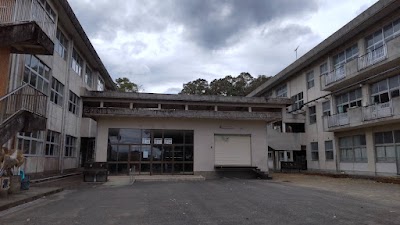 日向市立富高小学校