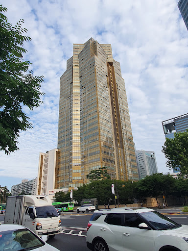 Lotte Castle Gold