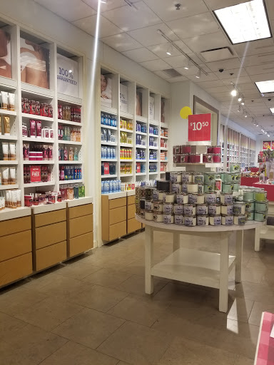 Beauty Supply Store «Bath & Body Works», reviews and photos, 3360 Fairlane Dr, Allen Park, MI 48101, USA