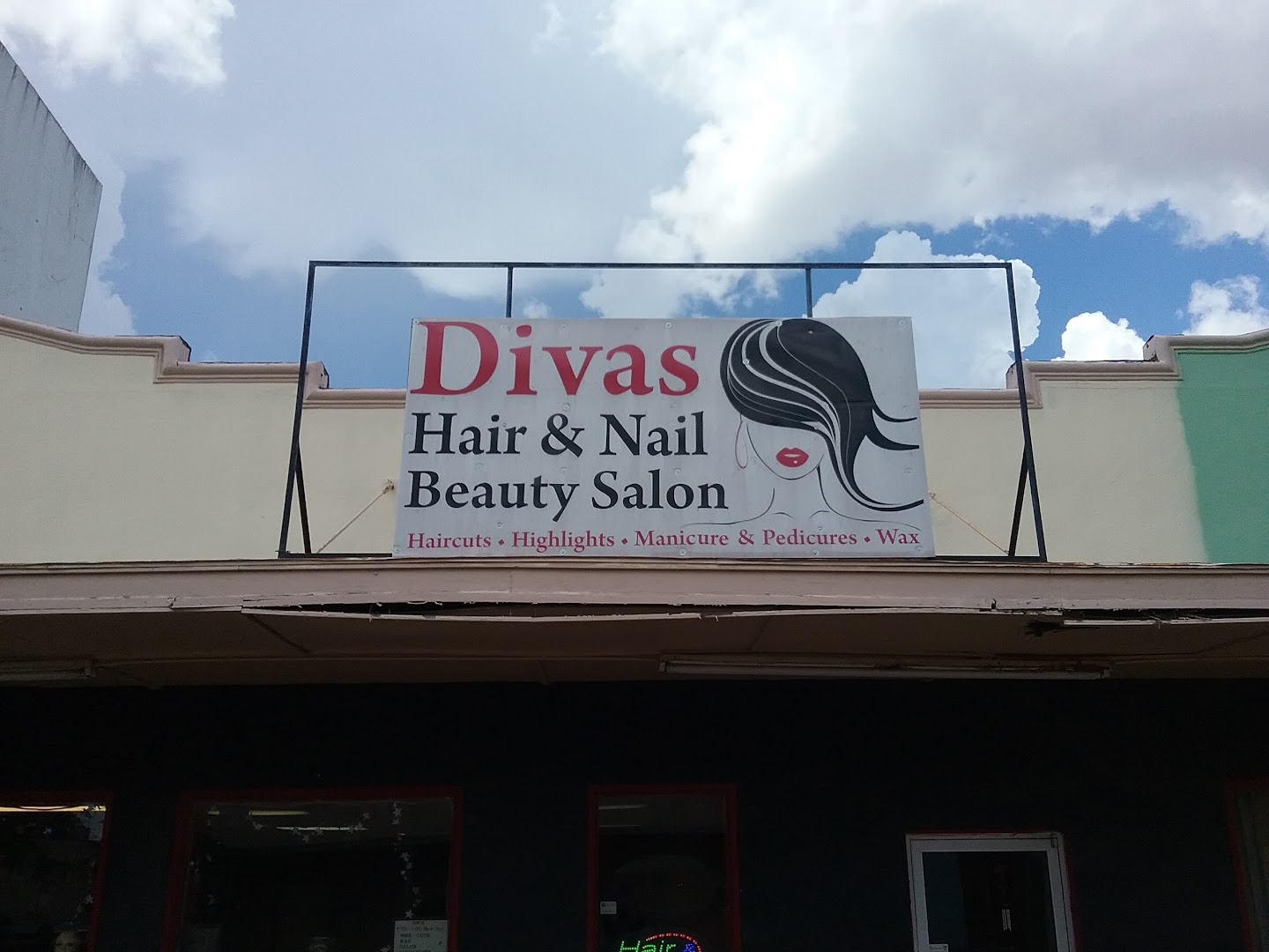 Divas Hair & Nail Beauty Salon