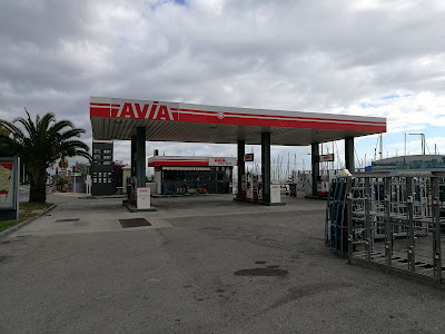 Avia à Saint-Laurent-du-Var
