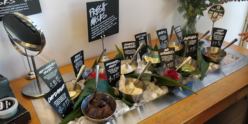 Cosmetics Store «Lush Cosmetics», reviews and photos, 24 E Colorado Blvd, Pasadena, CA 91105, USA