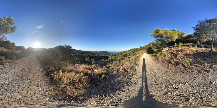 Street View et 360° Chambre d'hôtes Les Chambres du Mas 13260 Cassis