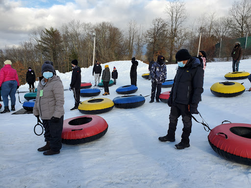 Resort «White Lightning Snowtubing at the Fernwood Winter Fun Center», reviews and photos, 124 Golf Dr #2, East Stroudsburg, PA 18302, USA