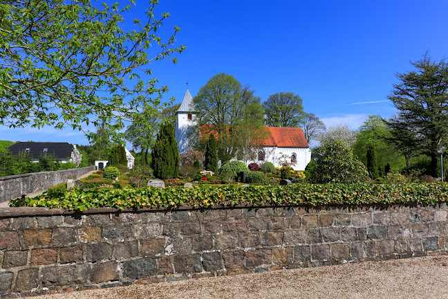 Comentarii opinii despre Voerladegård Kirke