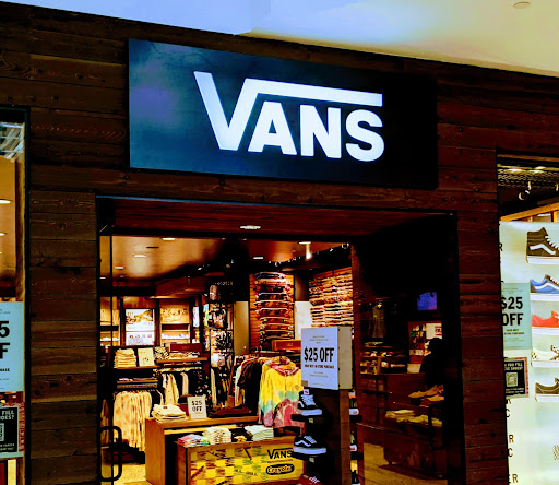 Shoe Store «Vans», reviews and photos, 3393 Peachtree Rd NE #3110a, Atlanta, GA 30326, USA