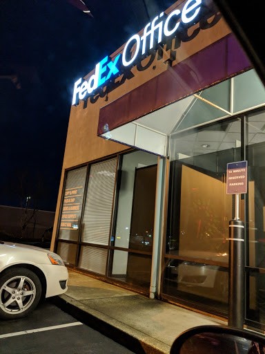 Print Shop «FedEx Office Print & Ship Center», reviews and photos, 10854 Myhre Pl NW, Silverdale, WA 98383, USA