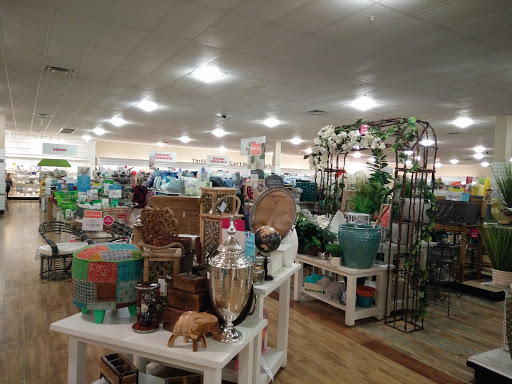 Department Store «HomeGoods», reviews and photos, 1444 E Golf Rd, Schaumburg, IL 60173, USA