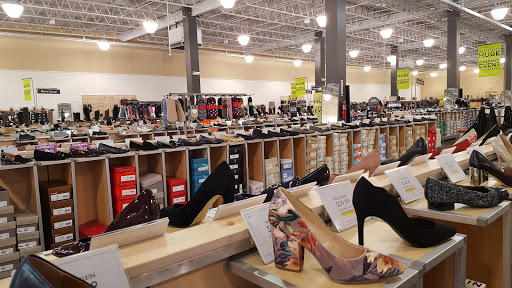Shoe Store «DSW Designer Shoe Warehouse», reviews and photos, 28700 Telegraph Rd, Southfield, MI 48034, USA