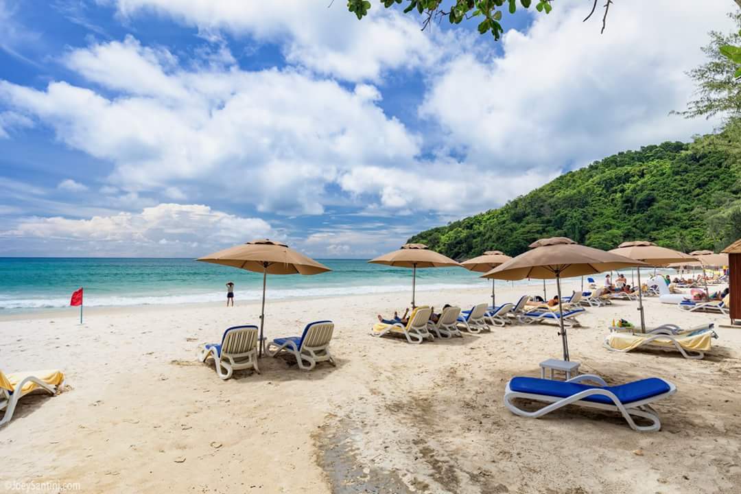 Karon Noi Plajı'in fotoğrafı kısmen otel alanı