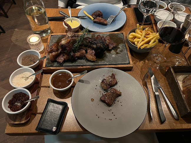 Simon's Steakhouse Grill & Restaurant & Bar - Restaurant