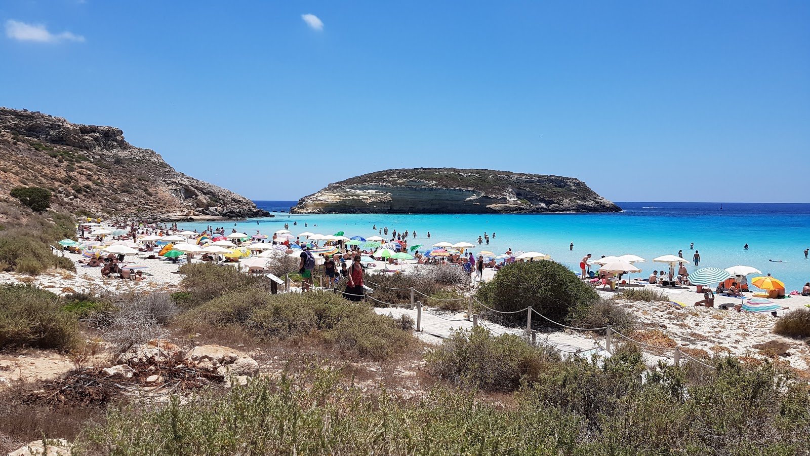 Foto di Spiaggia dei Conigli e il suo bellissimo paesaggio