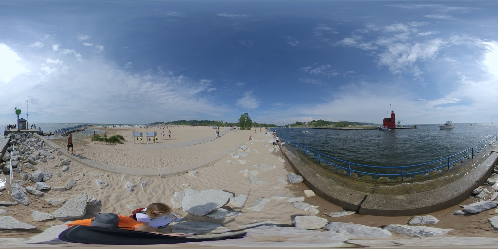 Foto av Ottawa Beach med turkos rent vatten yta