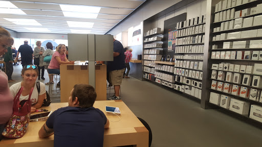 Computer Store «Apple Lehigh Valley», reviews and photos, 250 Lehigh Valley Mall, Whitehall, PA 18052, USA
