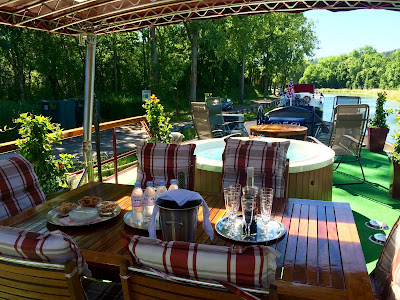 Hotel boat à Vandenesse-en-Auxois
