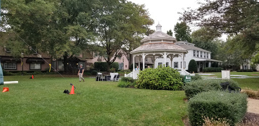 Shopping Mall «Village Centre», reviews and photos, 776 Walker Rd, Great Falls, VA 22066, USA