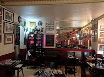 Atmosphère du Restaurant français Le Coin des Amis Montmartre à Paris - n°12