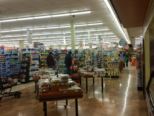 Supermarket «Tops Friendly Market», reviews and photos, 620 Nottingham Rd, Syracuse, NY 13210, USA