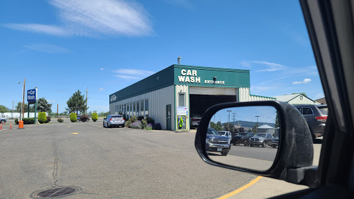 Island Express Lube & Car Wash en La Grande