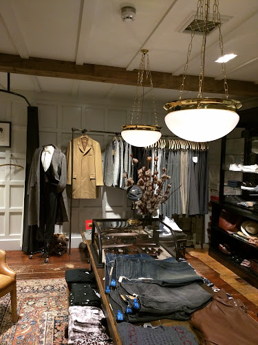 Reviews of Club Monaco Redchurch in London - Clothing store