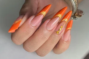 Loris Nail Designer image