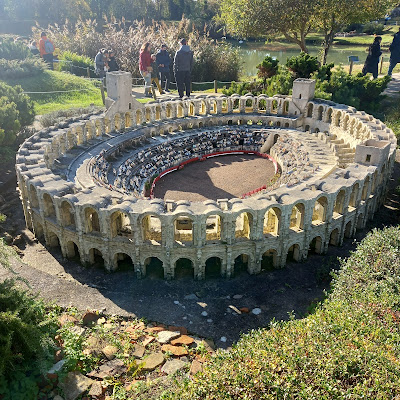 France Miniature entrée fournisseur à Élancourt