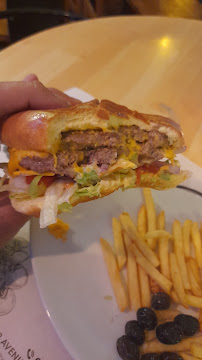 Cheeseburger du Restaurant turc Le Pera bastille à Paris - n°9