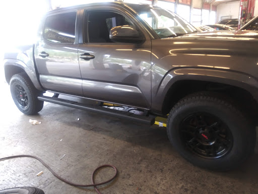 Tire Shop «Tires Plus», reviews and photos, 250 W Merritt Island Causeway, Merritt Island, FL 32952, USA