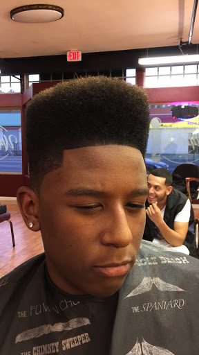 Barber Shop «Upper Level Cut Lounge Barbershop», reviews and photos, 5050 S Tacoma Way #15, Tacoma, WA 98409, USA