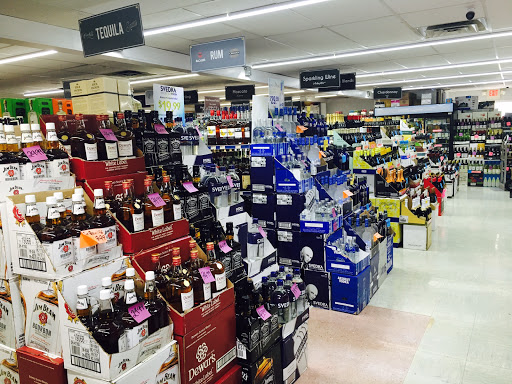 Liquor Store «Valley Plaza Discount Liquor», reviews and photos, 43 Main St, South Grafton, MA 01560, USA