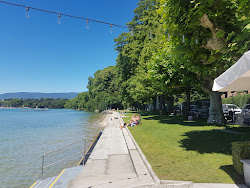 Plage de Promenthoux'in fotoğrafı - rahatlamayı sevenler arasında popüler bir yer