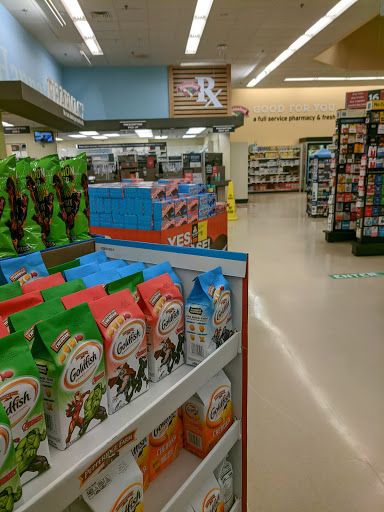 Grocery Store «Hannaford Supermarket», reviews and photos, 2 Freetown Rd #27, Raymond, NH 03077, USA