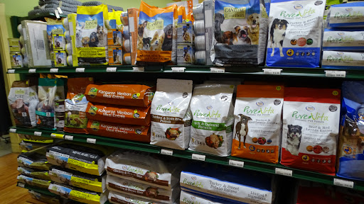 Pet Supply Store «Mud Bay», reviews and photos, 148 SW 148th St b130, Burien, WA 98166, USA