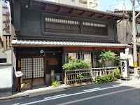焼き鳥 串くら 本店