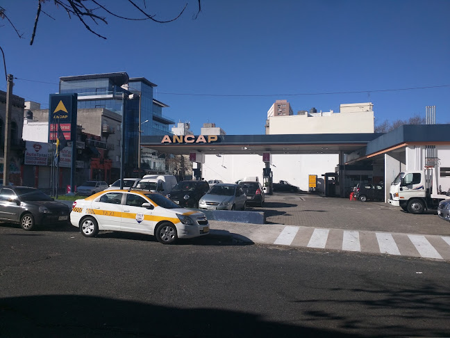 Opiniones de ANCAP Estación de servicio NICRE en Las Piedras - Gasolinera