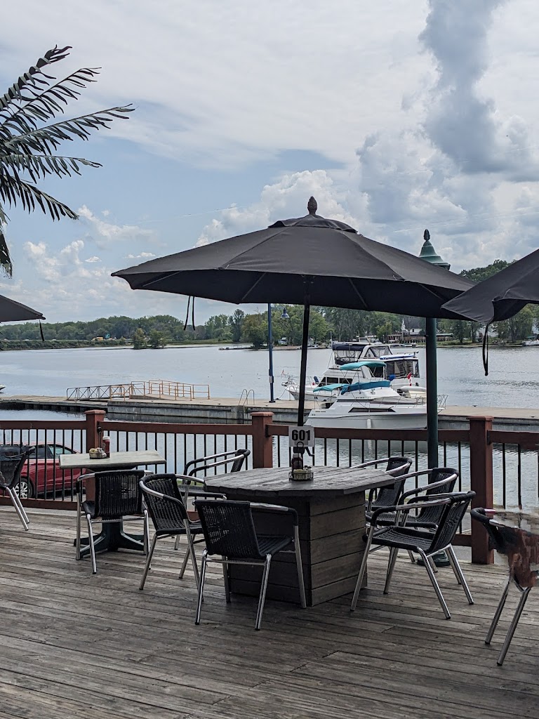 Waterfront Tavern 13036